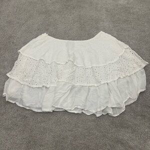 Soho Vintage Ruffled Mini Skirt in White Size Small